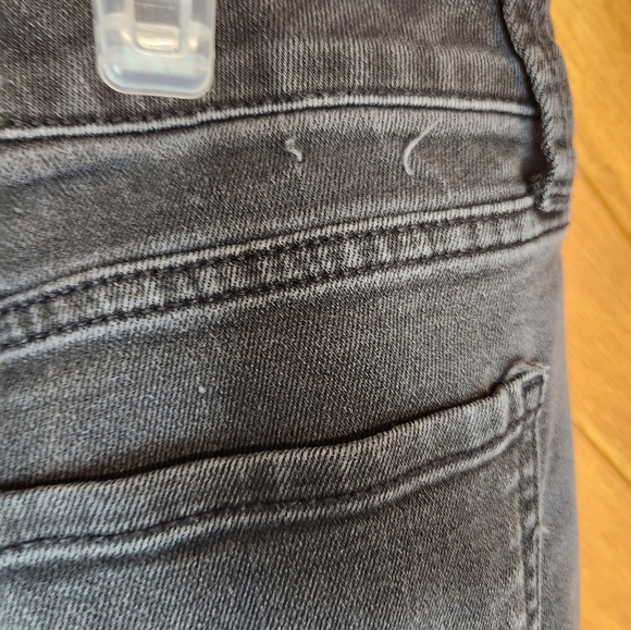 St. John's Bay dark gray size 8 skinny leg jeans - Picture 11 of 13
